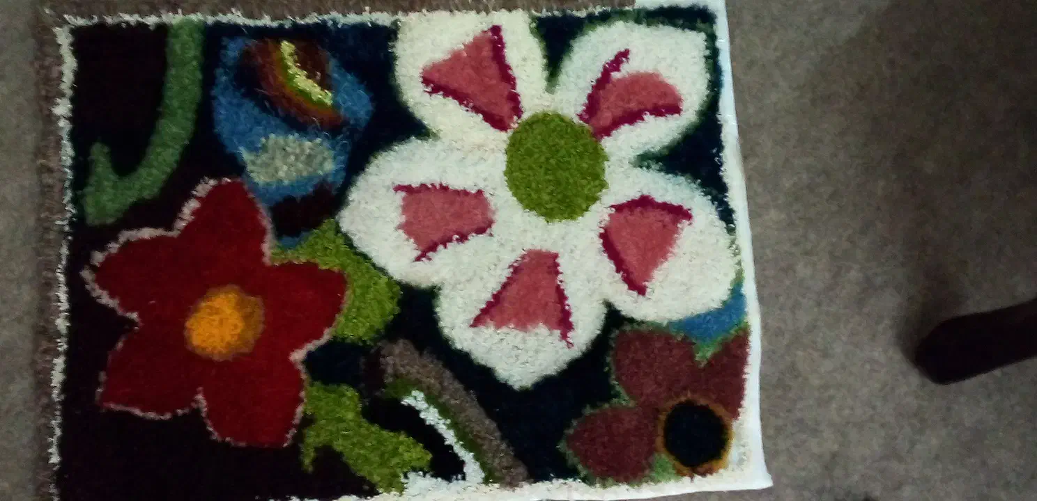 فرشینه دست بافت|فرش|رشت, سیا اسطلخ|دیوار