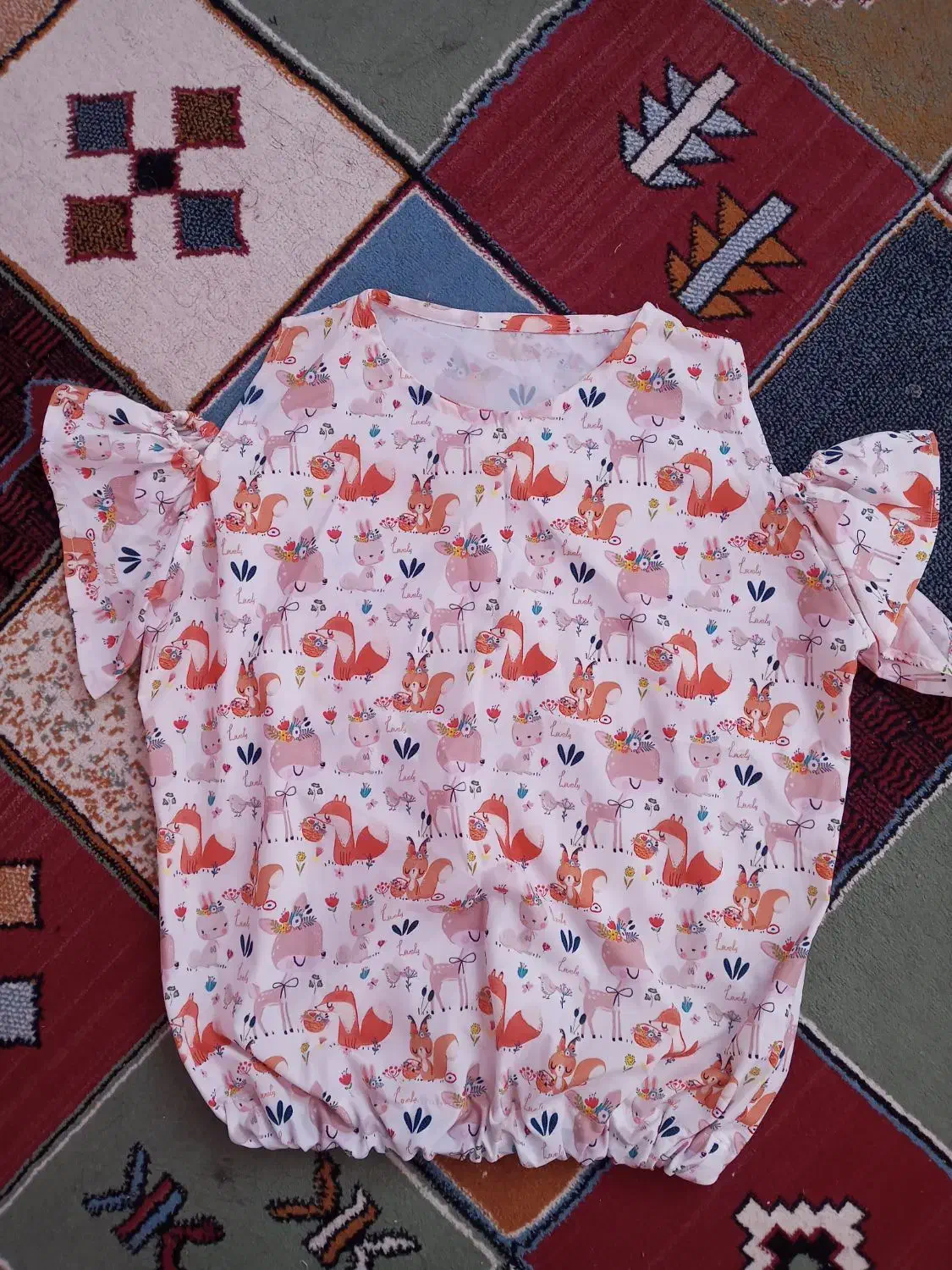 لباس دخترونه|لباس|اندیشه, اندیشه فاز ۲|دیوار