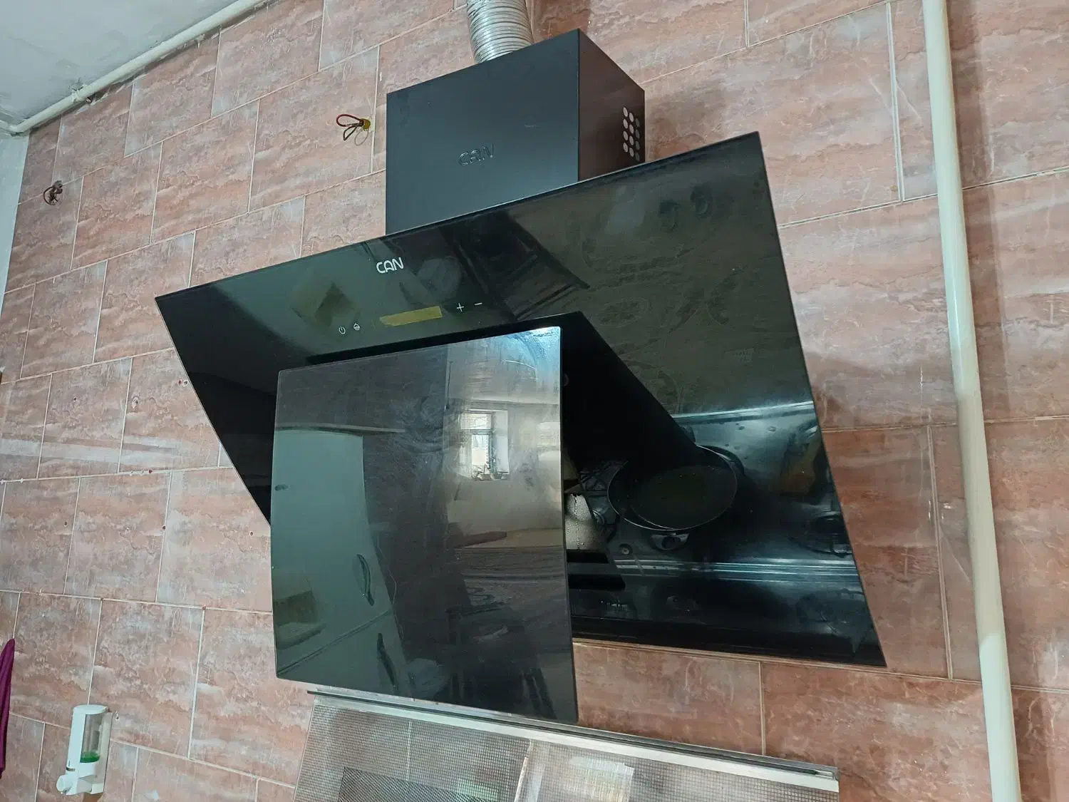 هود کن|هود|کرمانشاه, |دیوار