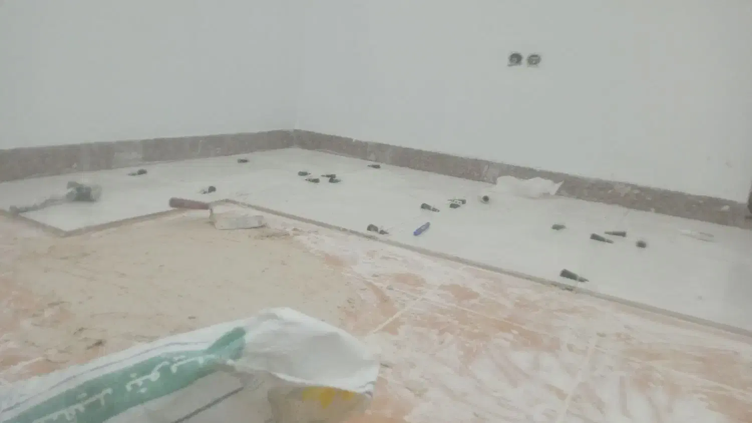 سرامیک کاری و کاشی کاری|خدمات پیشه و مهارت|آبادان, |دیوار