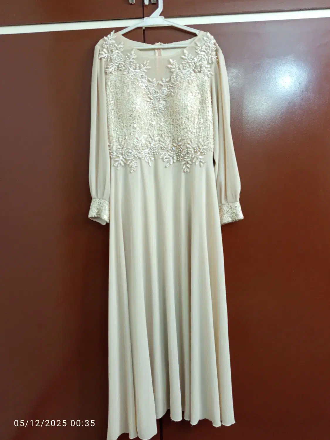 لباس مجلسی|لباس|پردیس, فاز ۴|دیوار