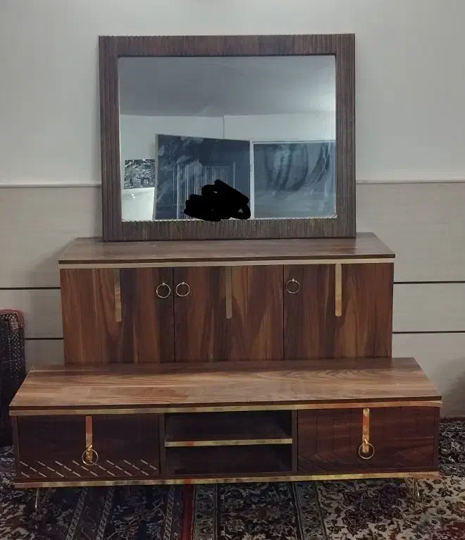 آینه و کنسول و میز تلویزیون|بوفه، ویترین، کنسول|کاشان, میدانگاه آقا|دیوار