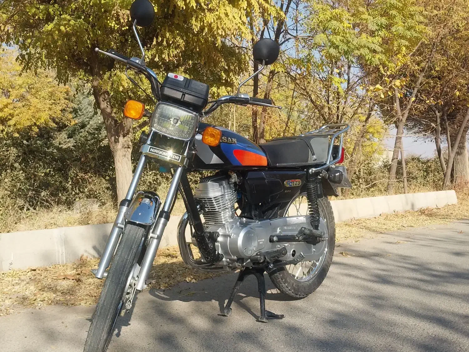 هندا ۱۲۵. ۱۰۴۳|موتورسیکلت|چهارباغ, |دیوار