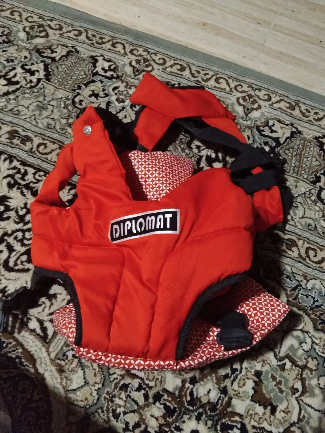 آغوشی قرمزدرحدنو|اسباب و اثاث بچه|دماوند, دماوند|دیوار