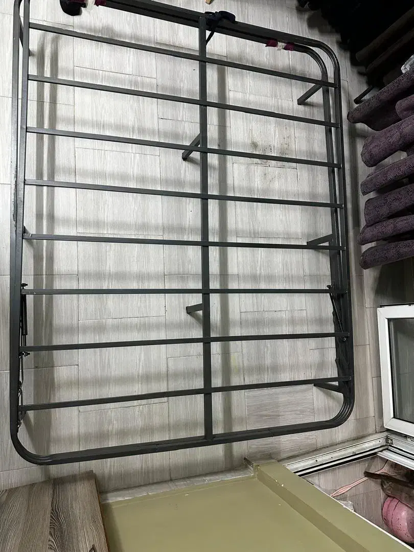 زیرتختی جکدار،کاملاسالم|تشک تختخواب|ری, علایین|دیوار