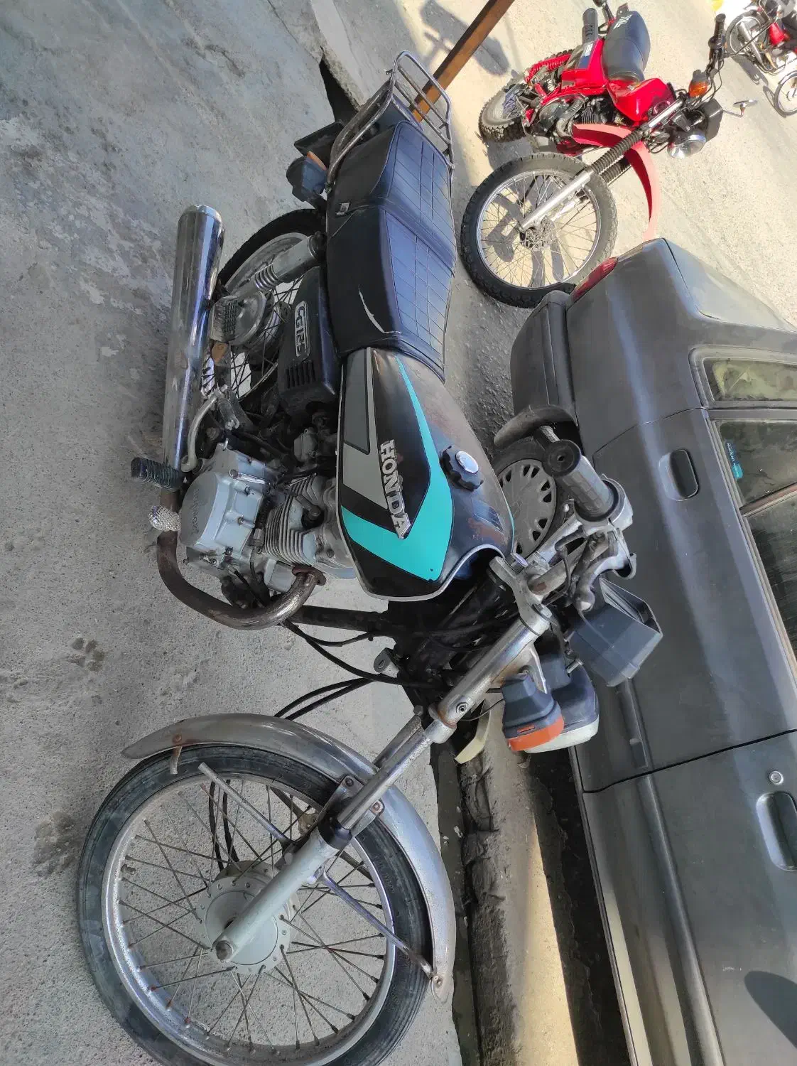 موتور هرمز مدل۸۳ همه چیزش فابریک هست.|موتورسیکلت|نکا, |دیوار