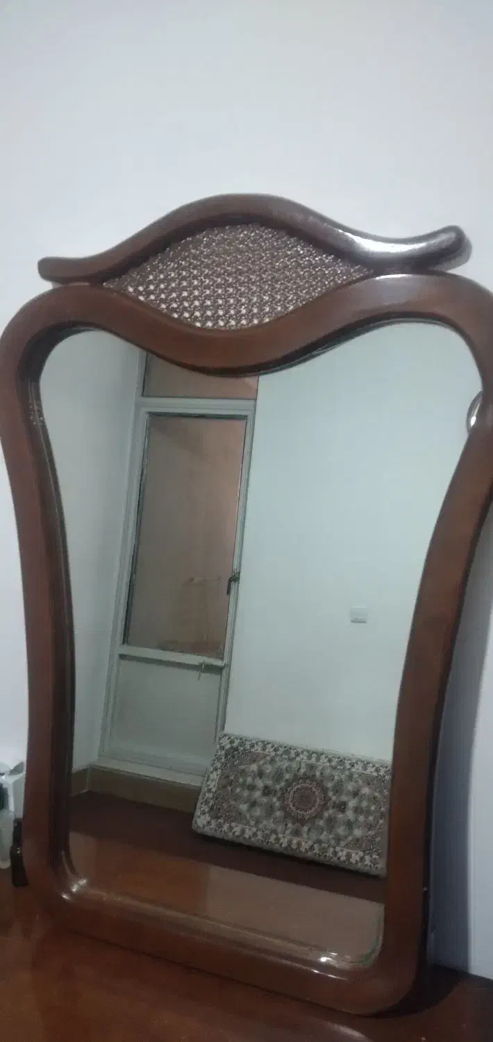 اینه|آینه|همدان, |دیوار