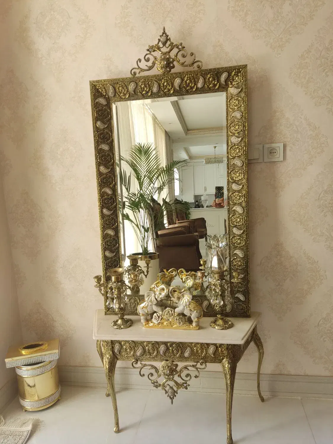 اینه شمعدان|آینه|خمینی‌شهر, |دیوار