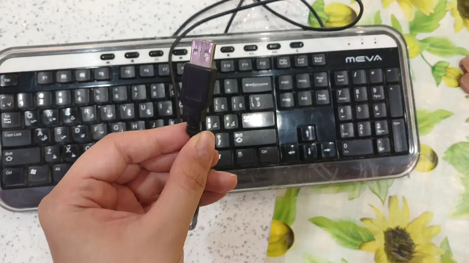 ۲ عدد کیبورد MEVA یکی یا پورت ps2 یکی usb|قطعات و لوازم جانبی رایانه|اصفهان, بهاران|دیوار