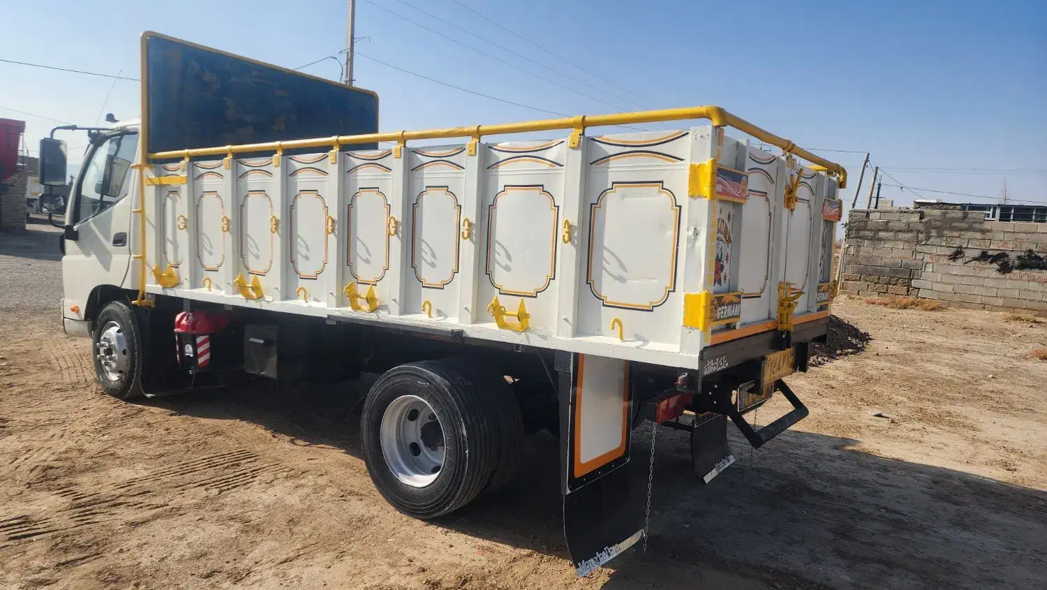 الوند|خودرو سنگین|نی‌ریز, |دیوار