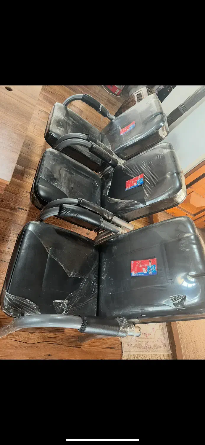 ۳ عدد صندلی در حد نو|مبلمان اداری|رشت, گلزاران|دیوار