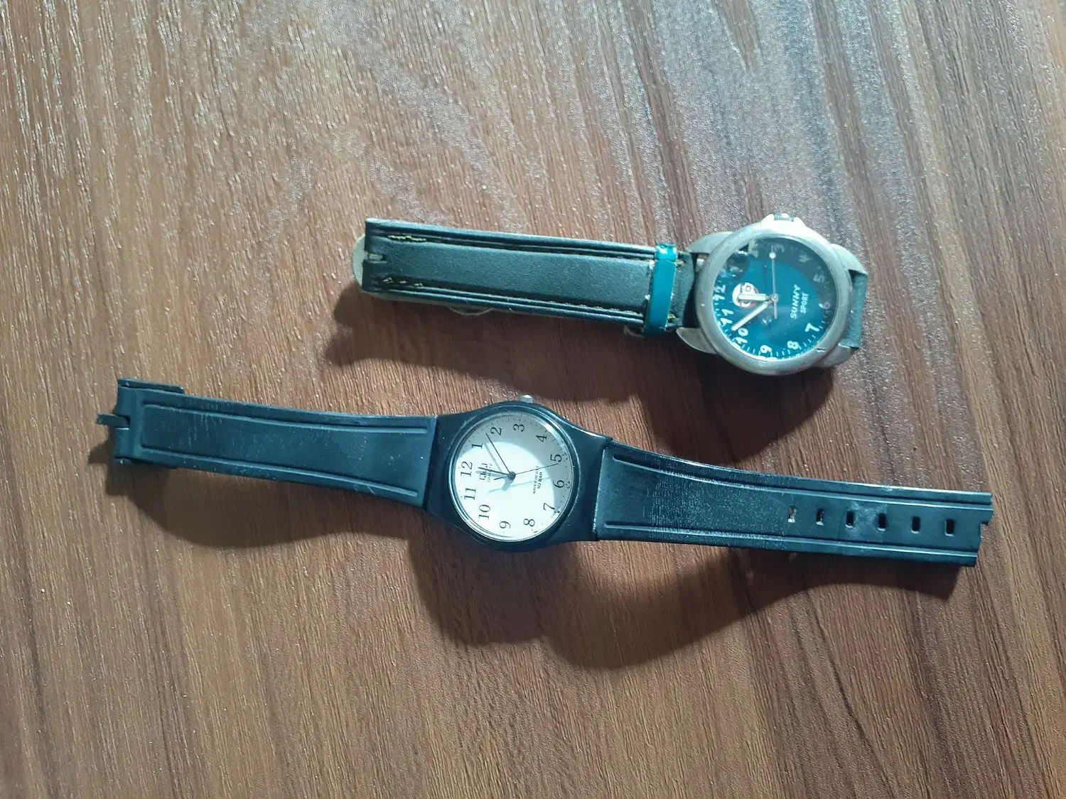 دوعدد ساعت|ساعت|فردیس, فردیس|دیوار