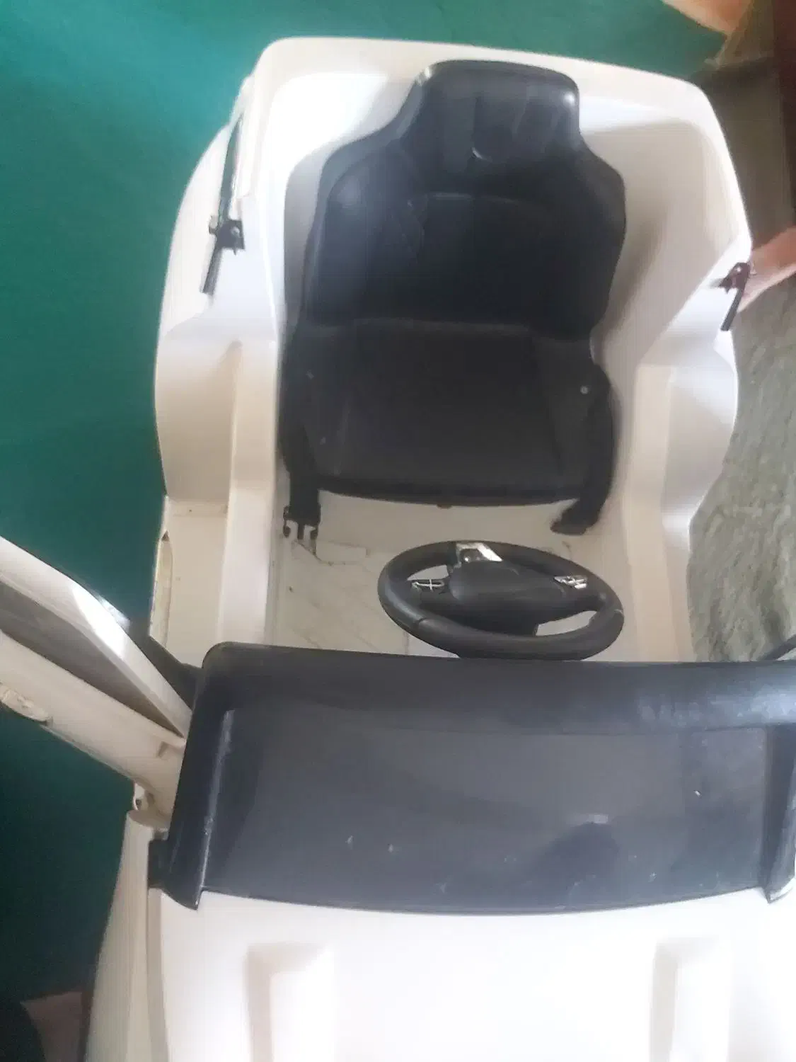 ماشین شارژی سالم فقط باطری ندارد|اسباببازی بچه|کوهدشت, |دیوار