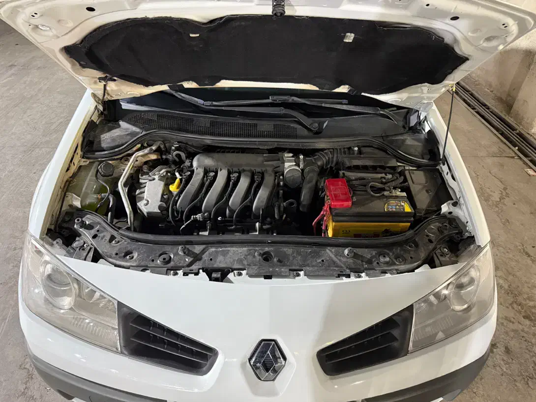 مگان ۲۰۰۰اتومات|خودرو سواری و وانت|شیراز, سفیرشمالی|دیوار