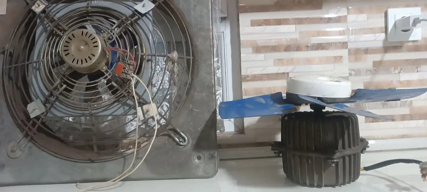 دو عدد هواکش|پنکه و تصفیهکنندهٔ هوا|تهران, خاک سفید|دیوار