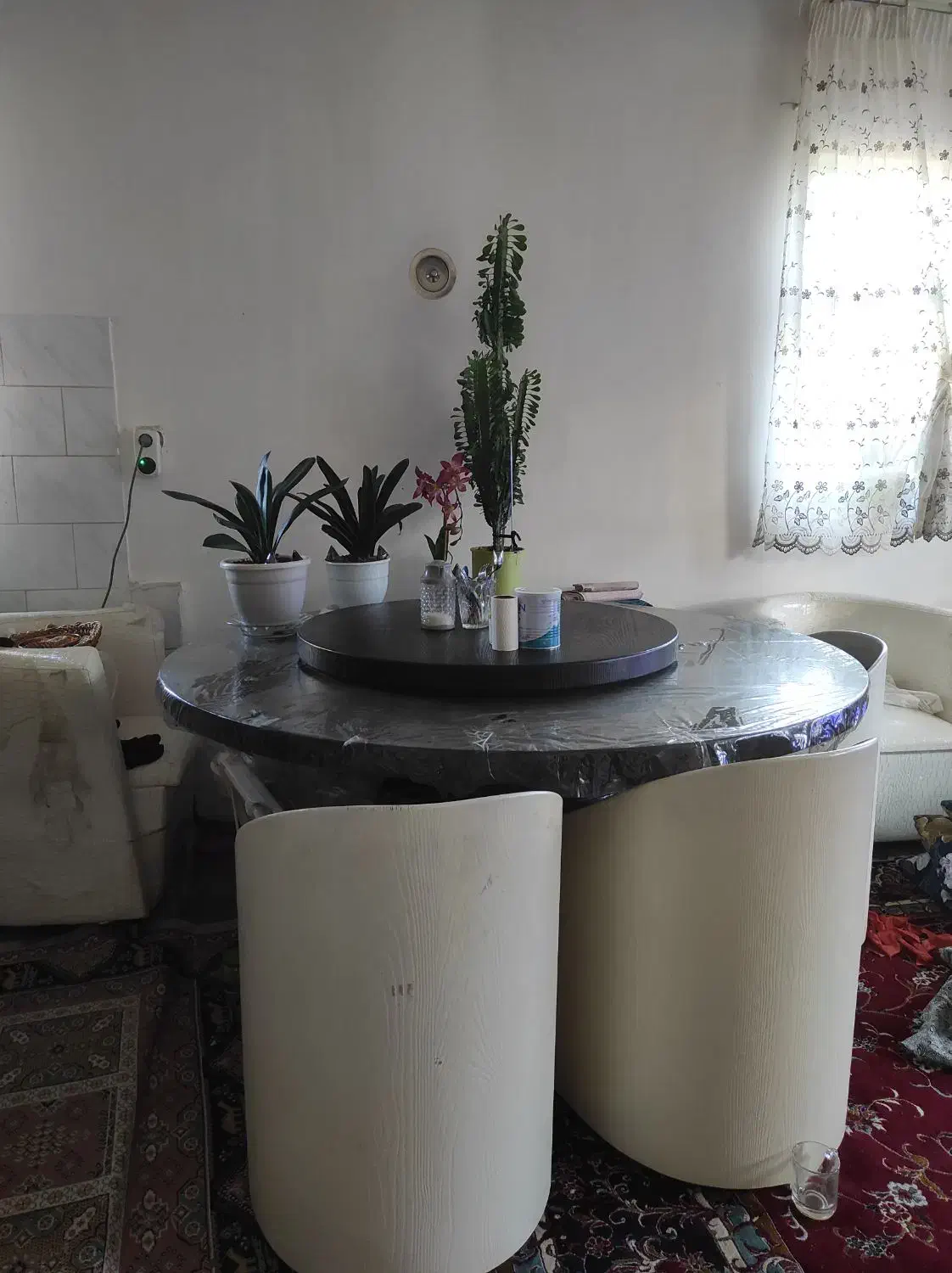 ست مبل 6نفزه چرم بامیزنهارخوری گرد|مبلمان خانگی و میز عسلی|خمام, |دیوار