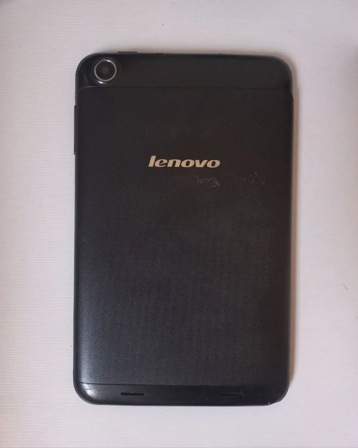 تبلت لنوو|تبلت|اصفهان, خواجه عمید|دیوار