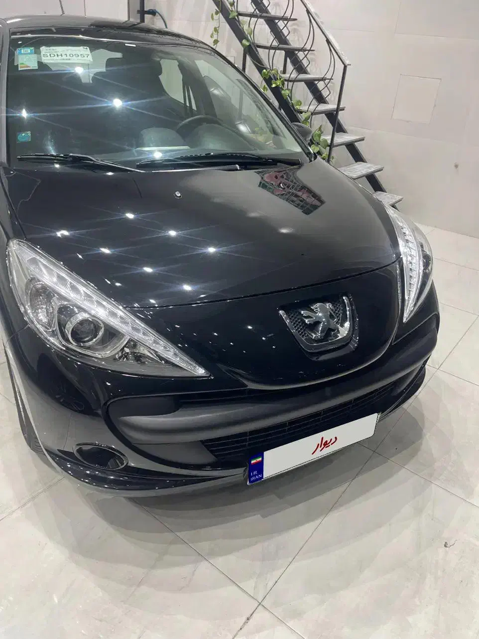 ۲۰۷ پانا ارتقا یافته|خودرو سواری و وانت|شیراز, فرهنگ شهر|دیوار