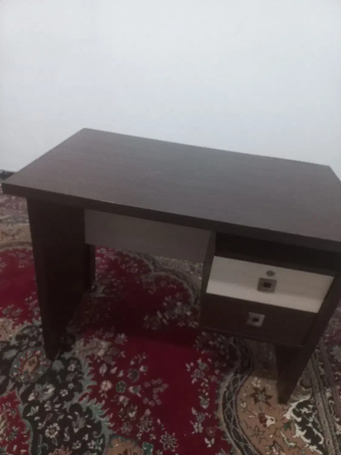 میز کامپیوتر سالم و تمیز|میز تحریر و کامپیوتر|جیرفت, |دیوار