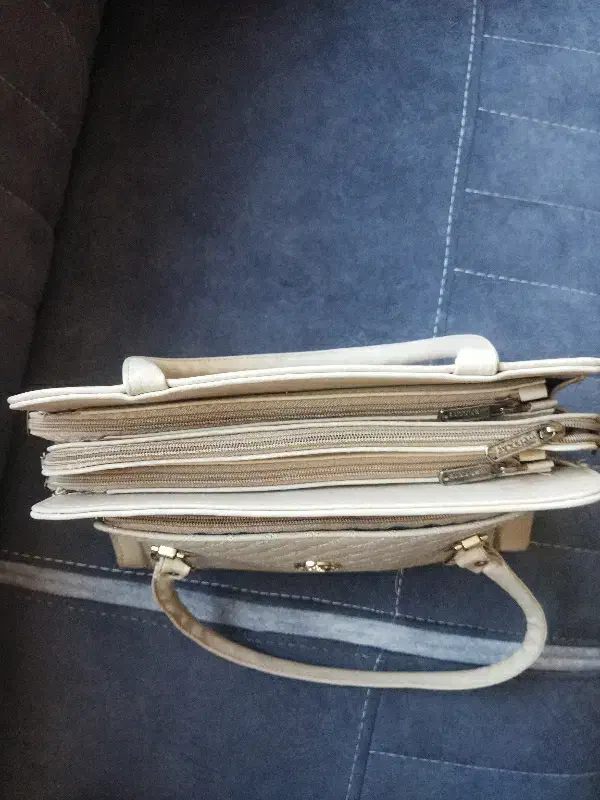 کیف جادار|کیف، کفش، کمربند|قم, نوقطار|دیوار