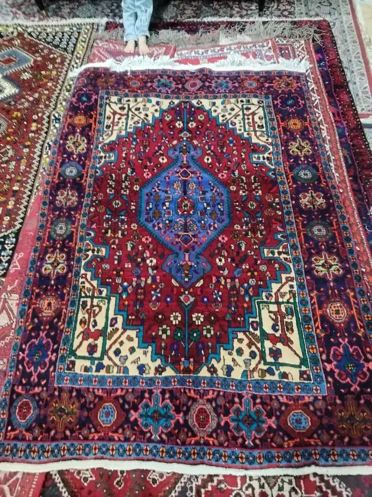 تعدادی فرش دستباف در ابعاد 4متری و 5متری|فرش|رشت, پل تالشان|دیوار