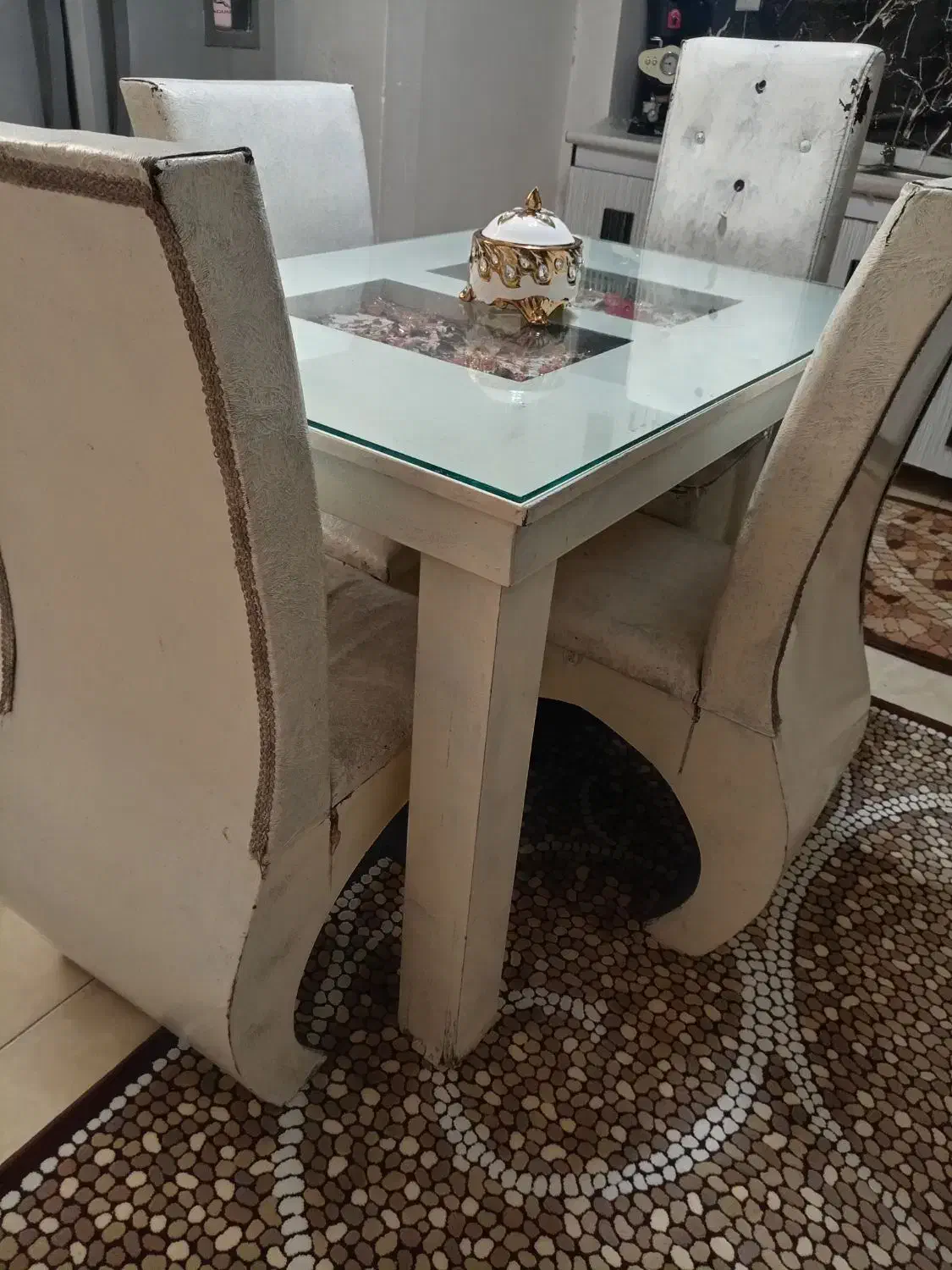 میز نهار خوری چوبی|میز و صندلی غذاخوری|تربتحیدریه, شهرک ولیعصر|دیوار