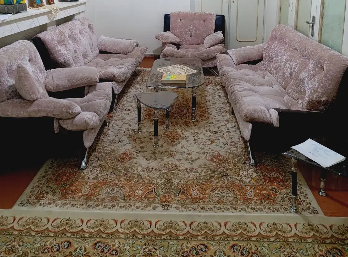 مبل ۷ نفره به همراه عسلی|مبلمان خانگی و میز عسلی|قم, چهار امامزاده|دیوار