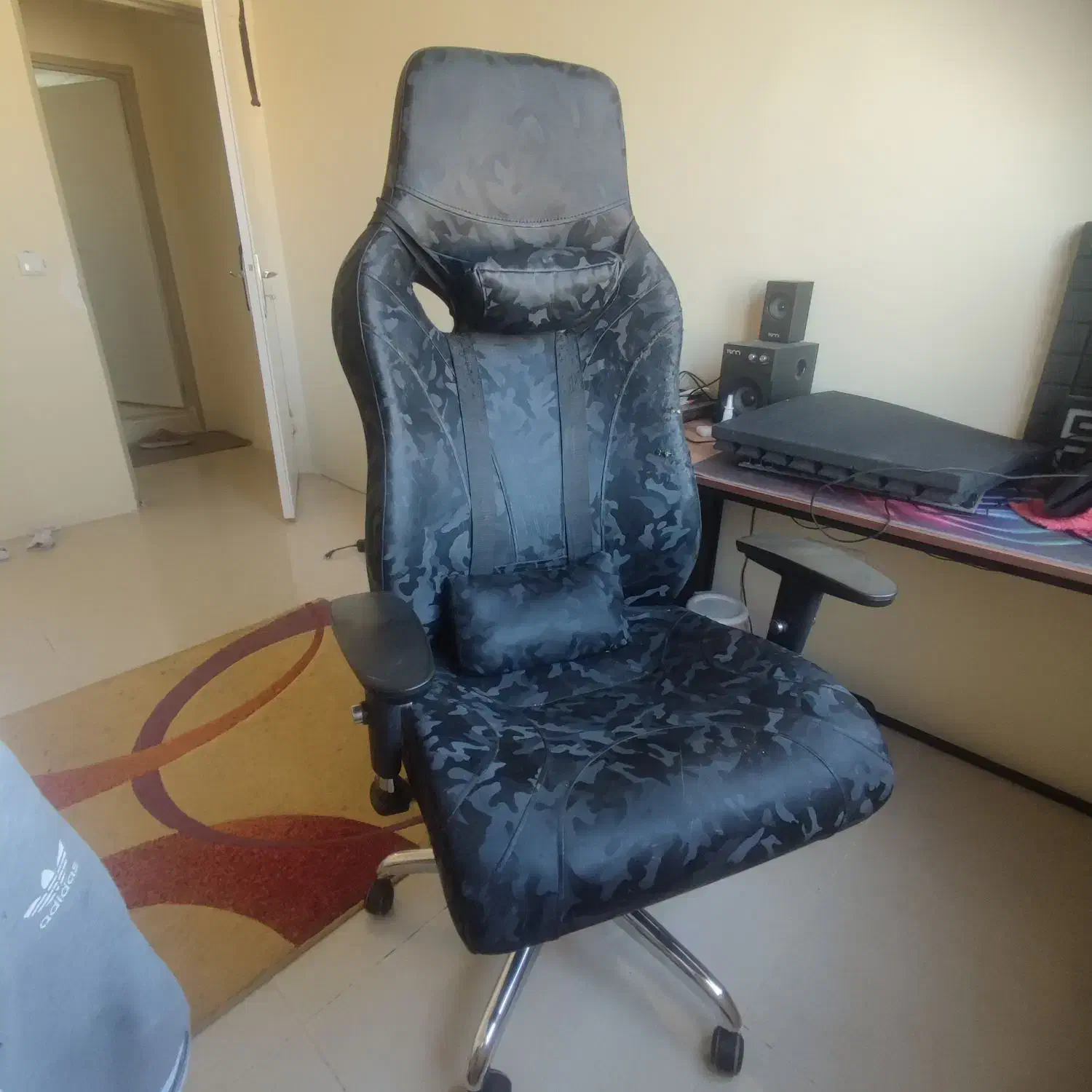 صندلی گیمینگ طرح چریکی|مبلمان اداری|پرند, فاز ۶|دیوار