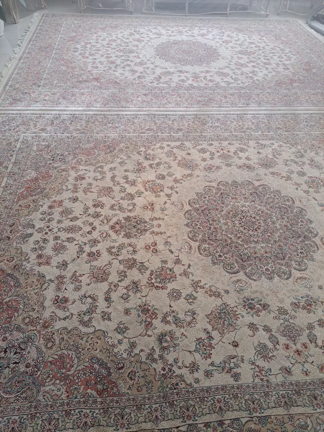 یک جفت فرش ۹ متری. فرش مشهد|فرش|مشهد, هنرستان|دیوار