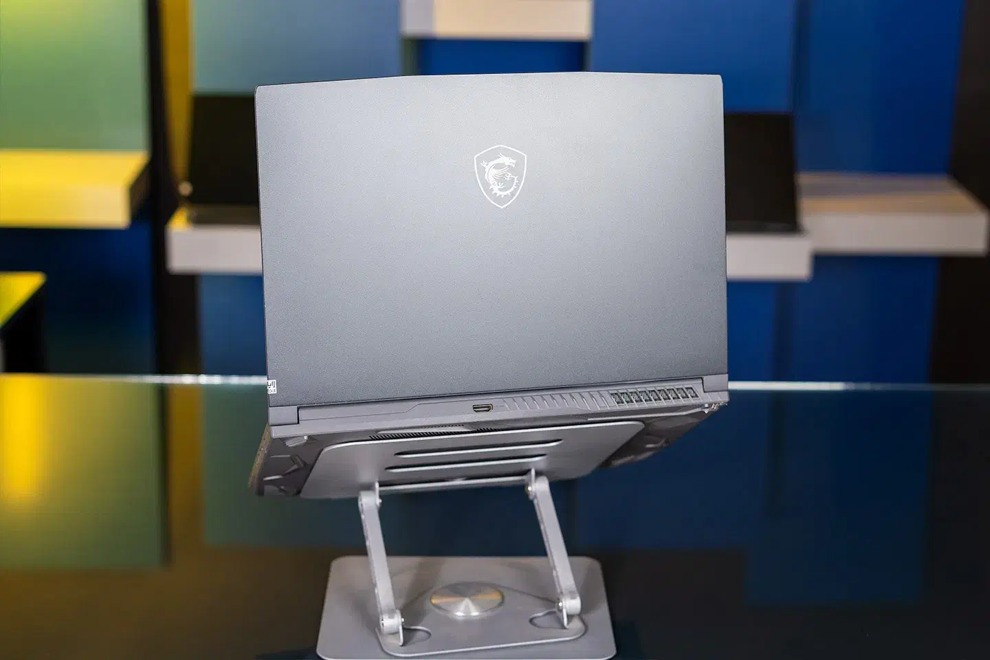 لپ تاپ گیمینگMSI Thin 15 با i7-13620H و6GB RTX4050|رایانه همراه|یزد, |دیوار