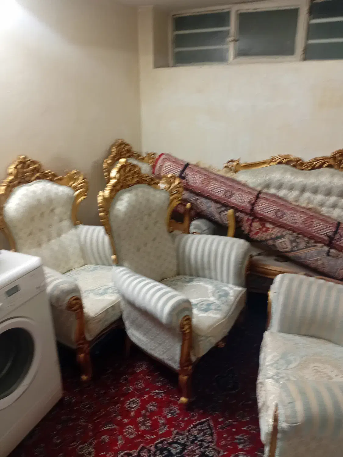 مبلمان سلطنتی.در حده نو.خیلی نو وشیکه|مبلمان خانگی و میز عسلی|بروجرد, |دیوار