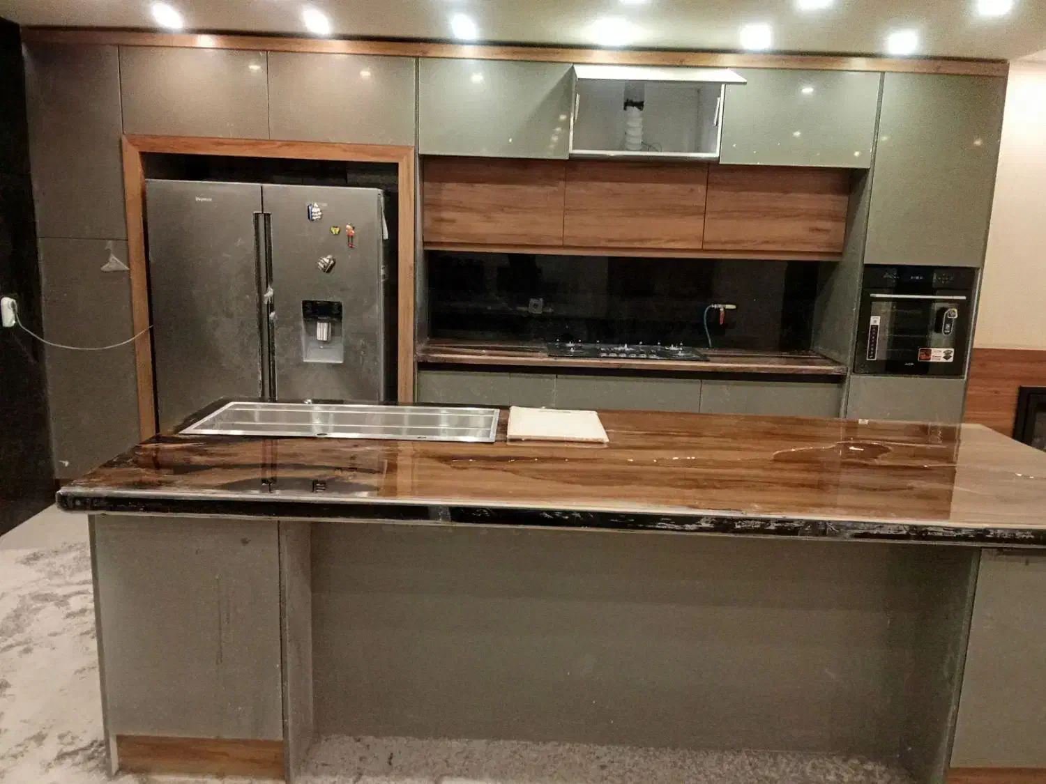 کابینت وکمددیواری وکلیه مصنوعات چوبی.|خدمات پیشه و مهارت|کاشان, صفی آباد|دیوار