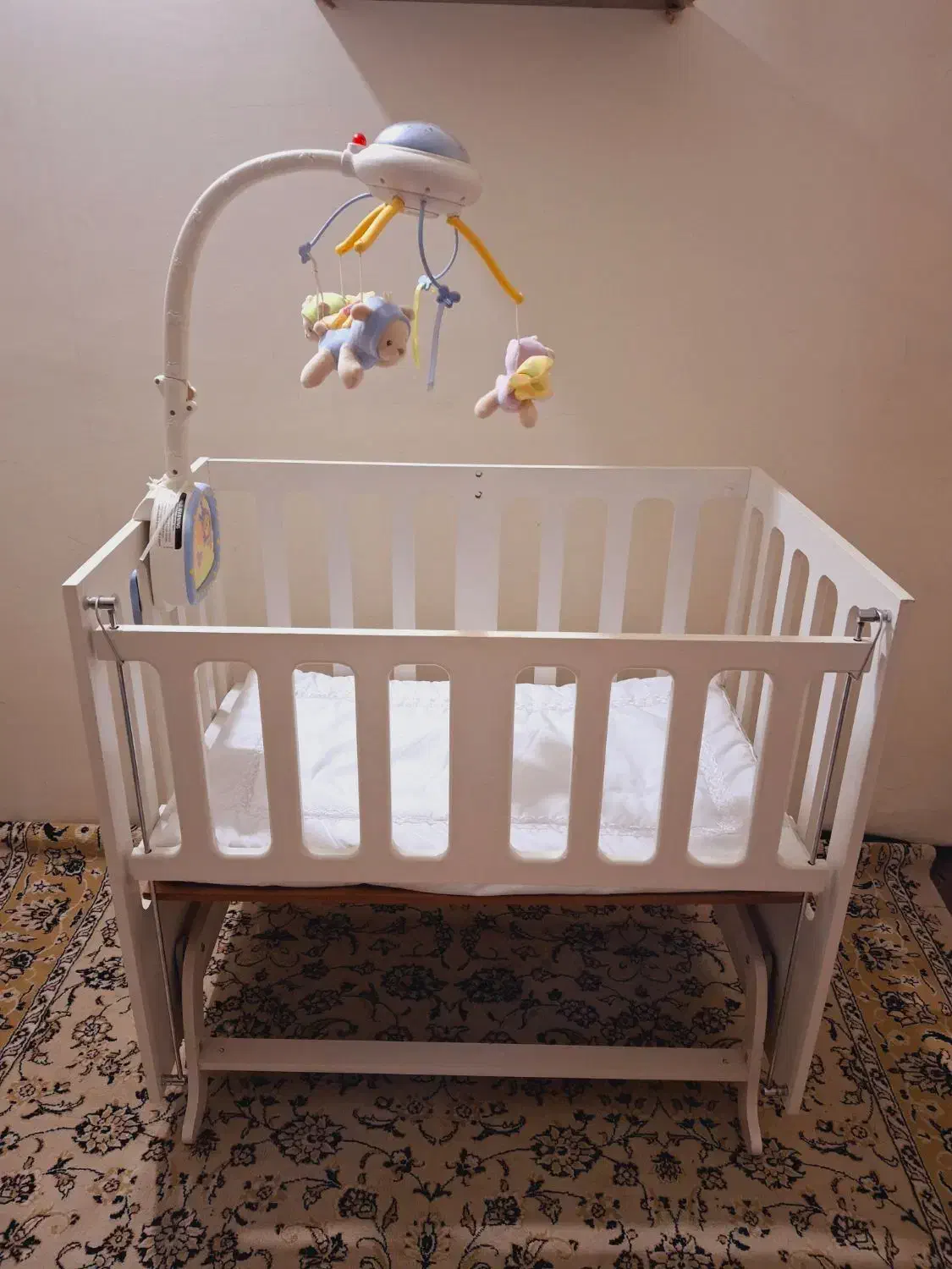 تختخواب و گهواره و تخت کنار مادر|تخت و صندلی بچه|نورآباد, |دیوار