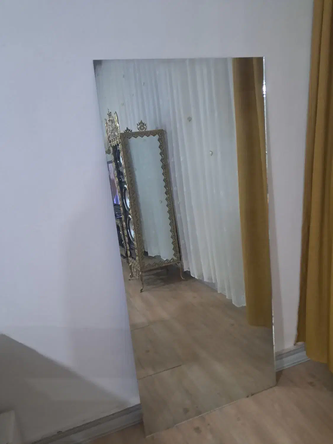 اینه قدی|آینه|اردبیل, |دیوار