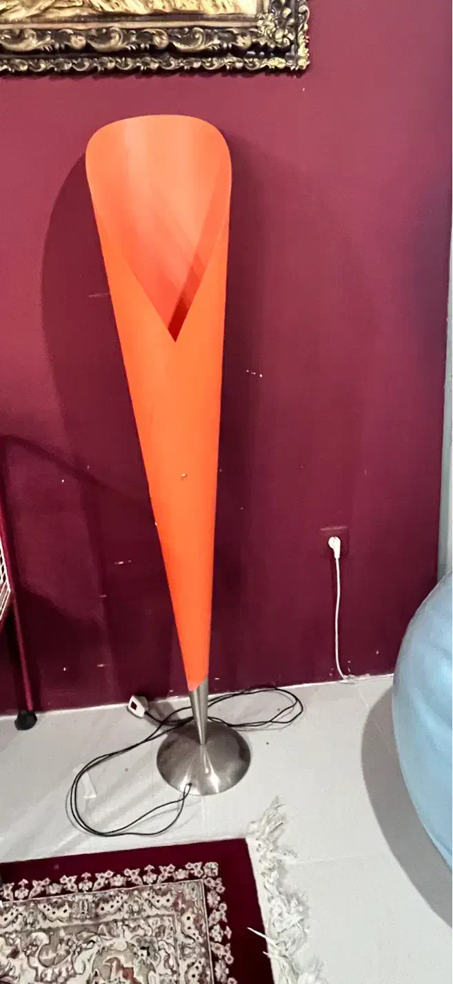 اباژور نارنجی|چراغ خواب و آباژور|بندر انزلی, نوغان|دیوار