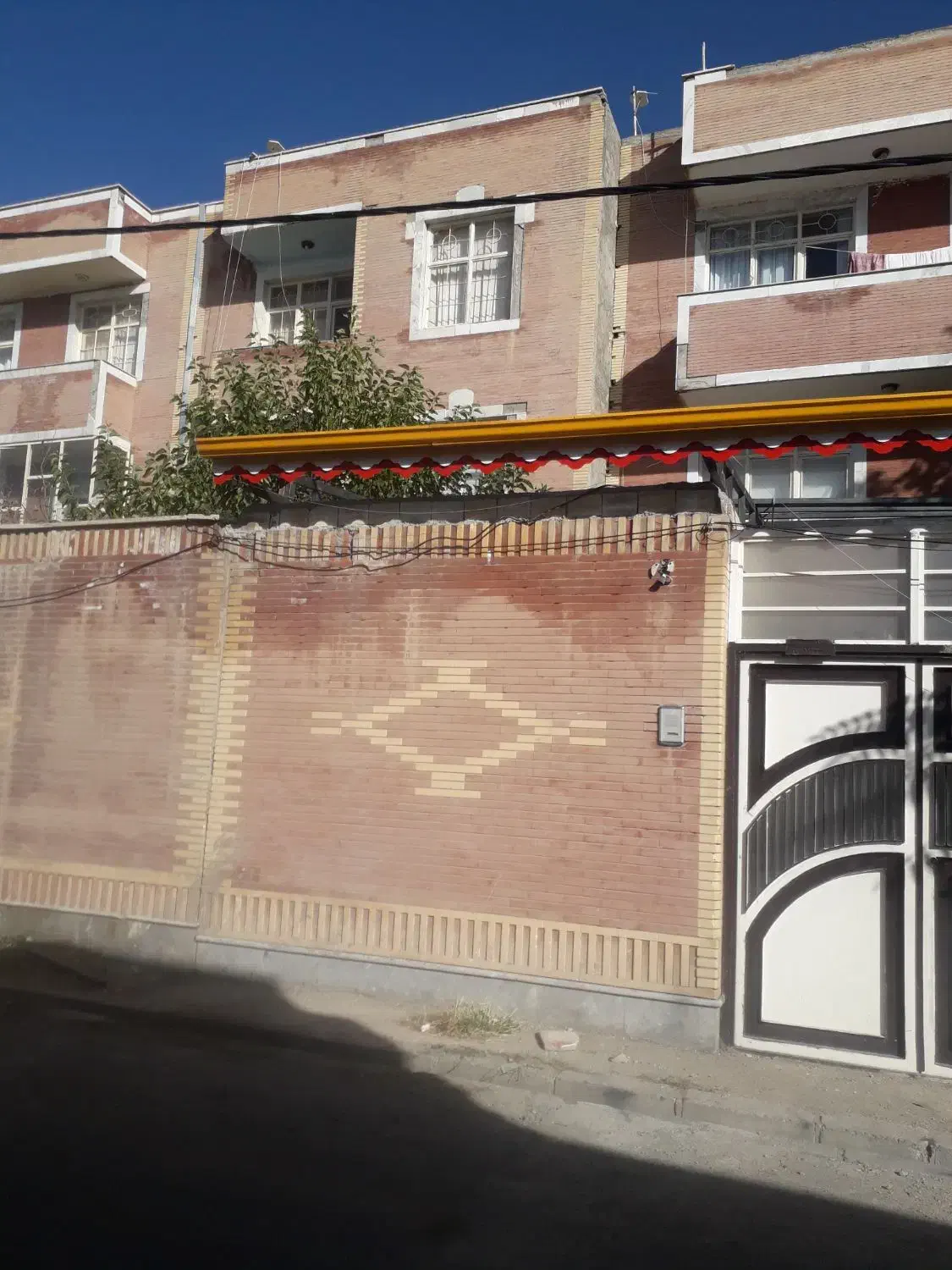 درب حیاط|مصالح و تجهیزات ساختمان|ورزقان, |دیوار