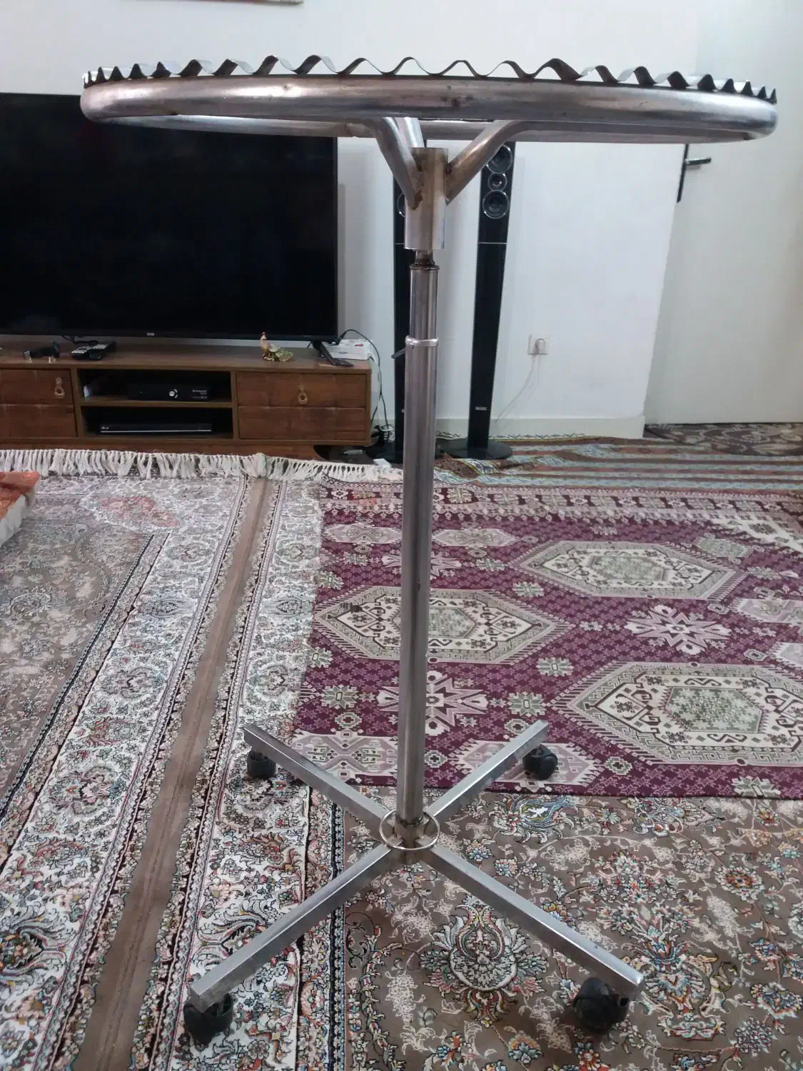 رگال لباس آویز لباس چوب رختی جا لباسی در حد نو|بندرخت و رخت‌آویز|تهران, علی‌آباد|دیوار