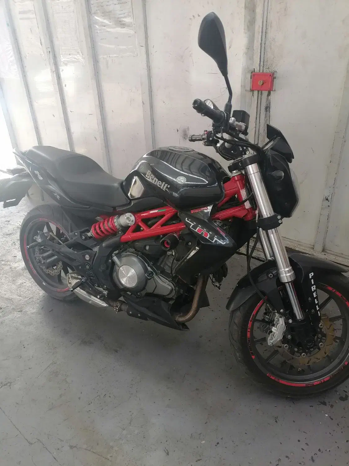 سلام عرض ادب فروش بنلی300 اصل ایتالیا مبلغ 210|موتورسیکلت|شیراز, کاراندیش|دیوار