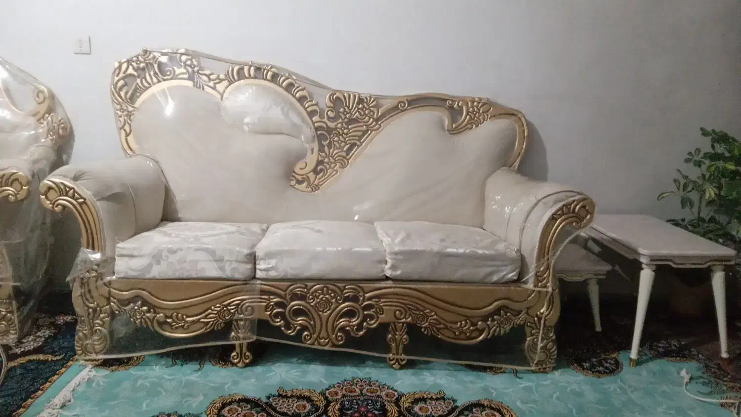 مبل سلطنتی|مبلمان خانگی و میز عسلی|فولادشهر, B5|دیوار