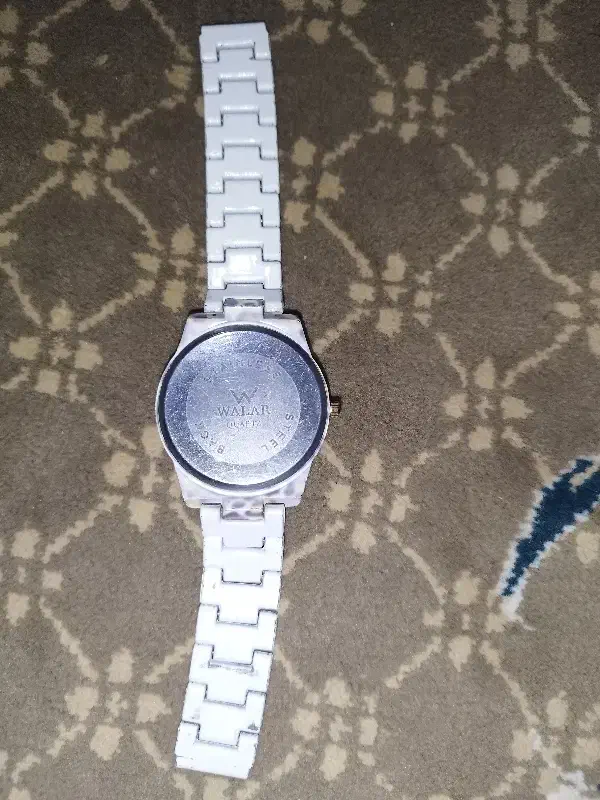 ساعت اوماکس..|ساعت|جهرم, |دیوار