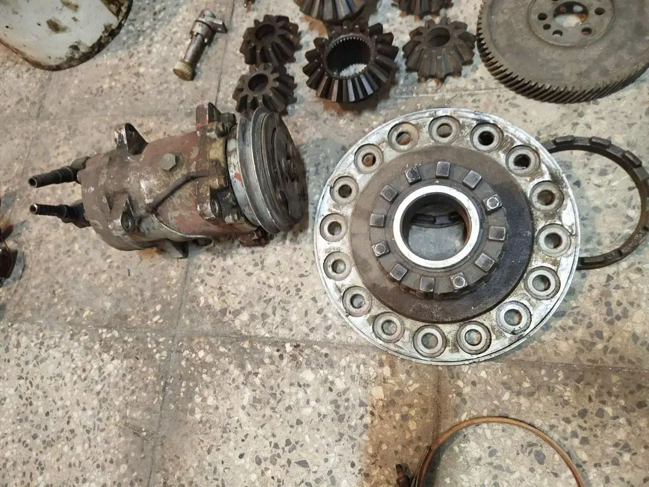 لوازم اویکو ۳۳۰|خودرو سنگین|اصفهان, عسگریه|دیوار