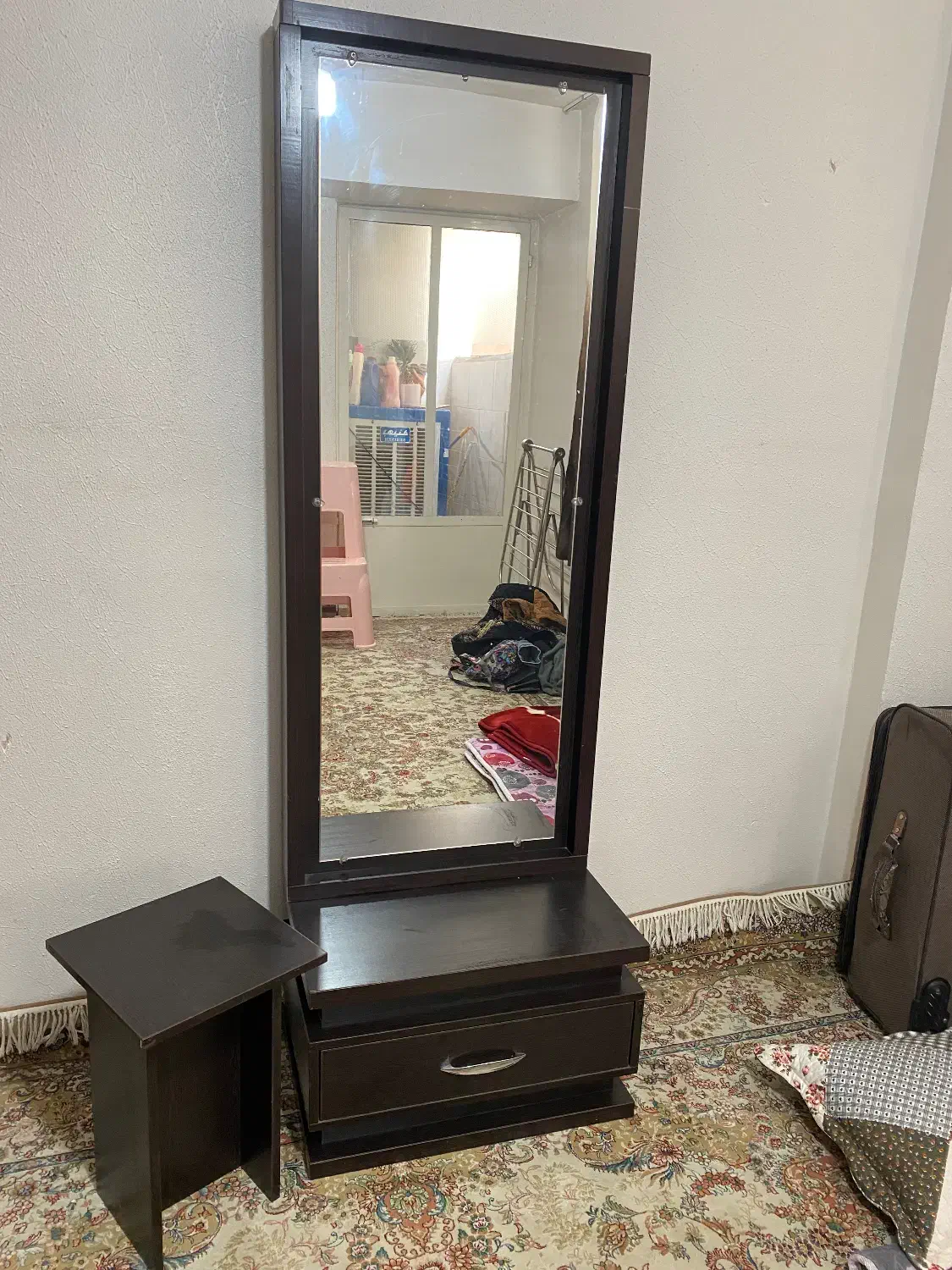 اینه قدی همراه صندلی|آینه|شاهین‌شهر, خانه کارگر|دیوار