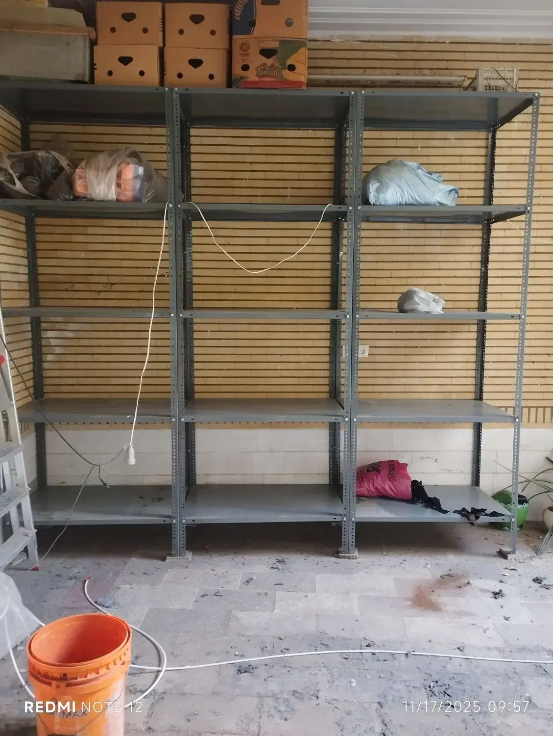 قفسه فلزی شلف طبقه کتابخانه ای پیچ و مهره ای|کتابخانه، شلف، قفسه‌های دیواری|قم, باجک یک|دیوار