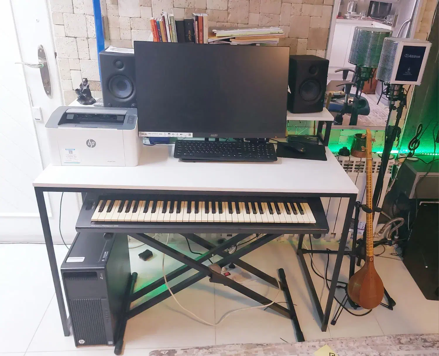 میز کامپیوتر سالم و نو|میز تحریر و کامپیوتر|تهران, سعادت‌آباد|دیوار