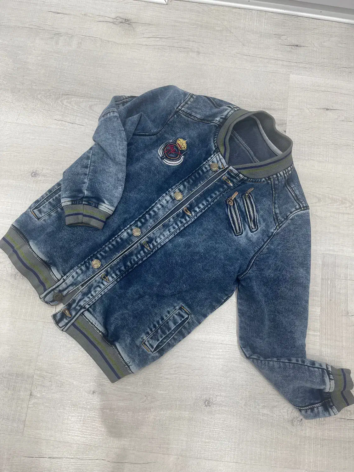 کاپشن و کت لی|کفش و لباس بچه|اردبیل, |دیوار