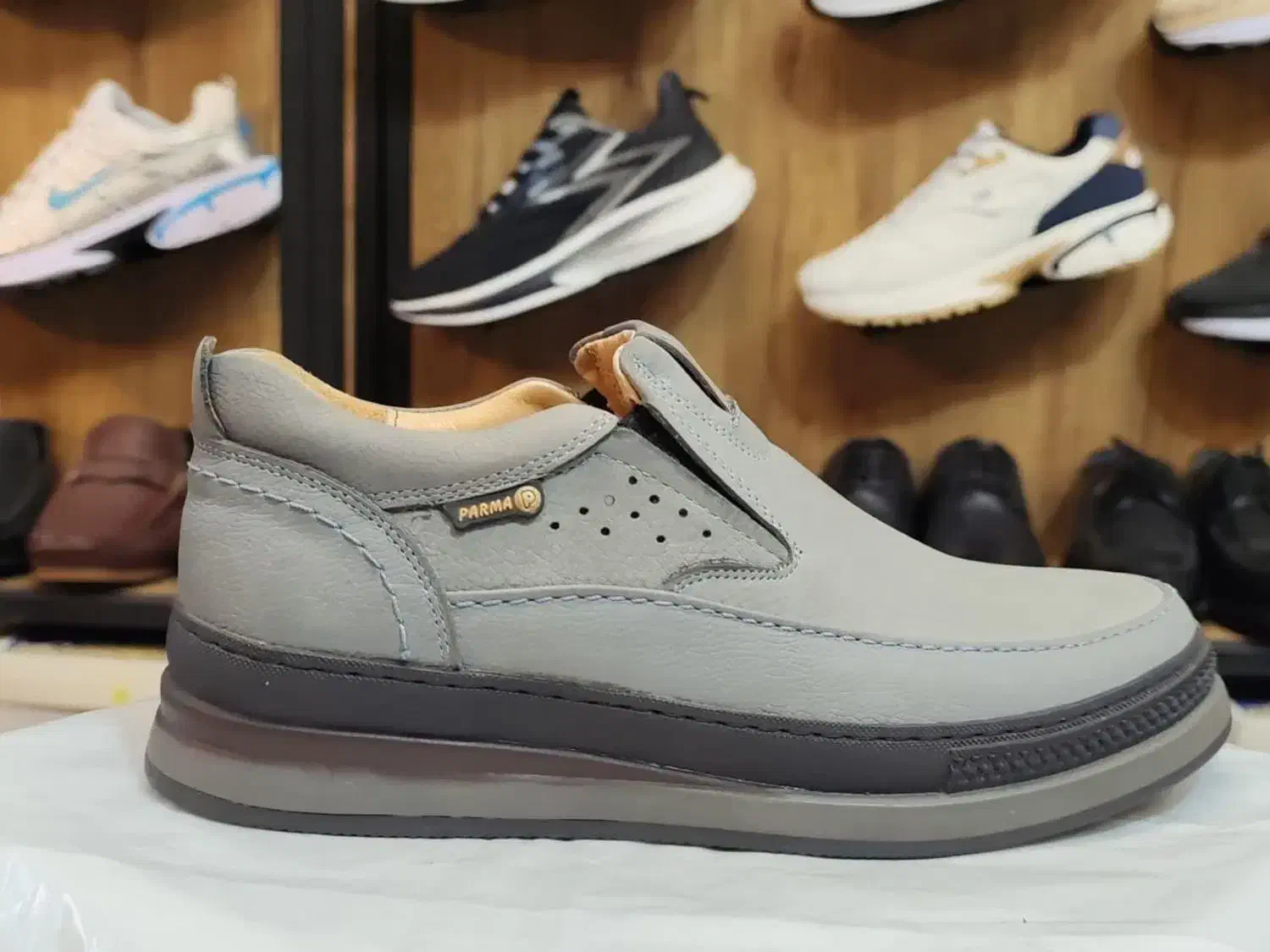 فروش ویژه کفش های چرم به قیمت فاکتور|کیف، کفش، کمربند|کاشان, بهشتی|دیوار