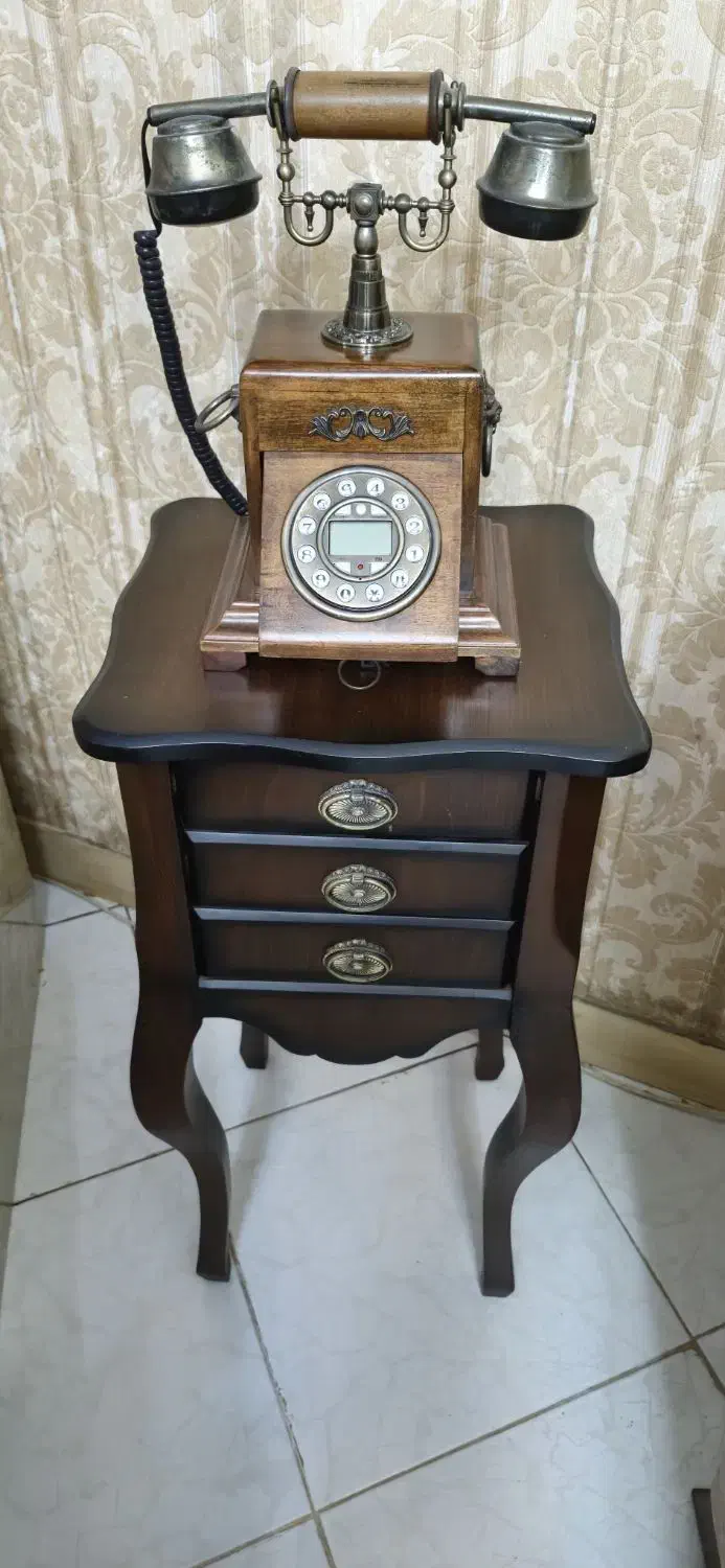 تلفن و میزش انتیک|میز تلفن|خمام, |دیوار