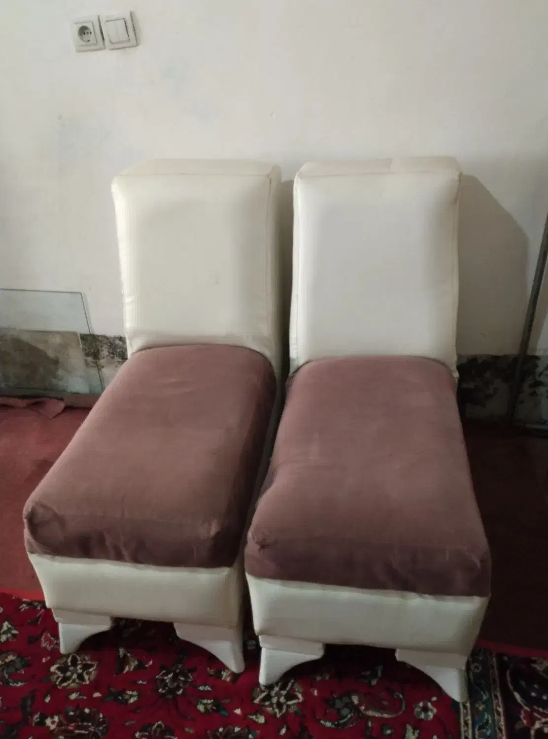 ۲عددمبل تک نفره|مبلمان خانگی و میز عسلی|نقده, |دیوار