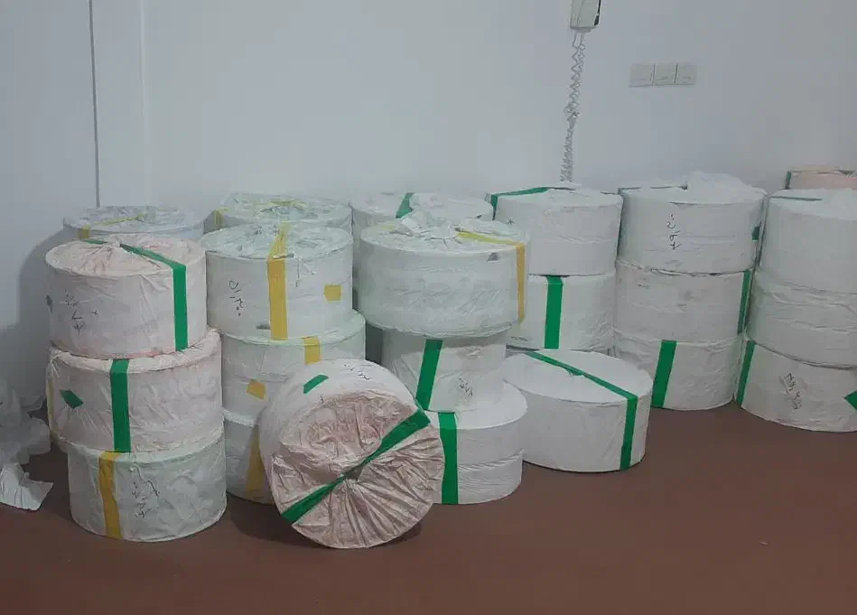 طاقه سفره|ظروف نگهدارنده، پلاستیکی، یک‌بارمصرف|ارومیه, |دیوار