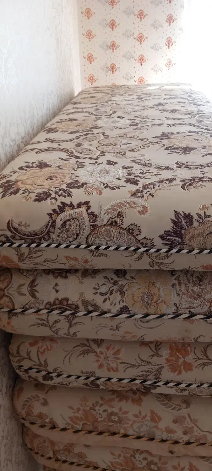 پشتی|پشتی|خرم‌آباد, |دیوار